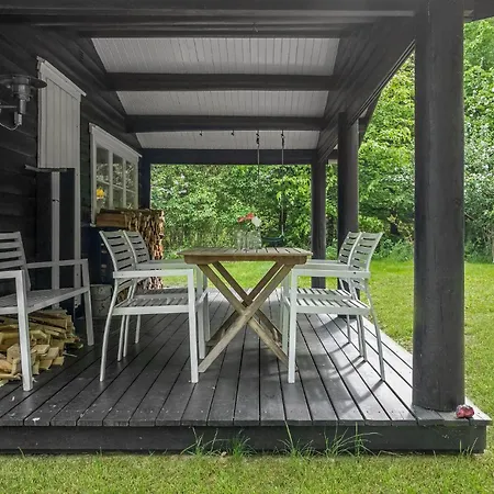 3 Bedroom Pet Friendly In